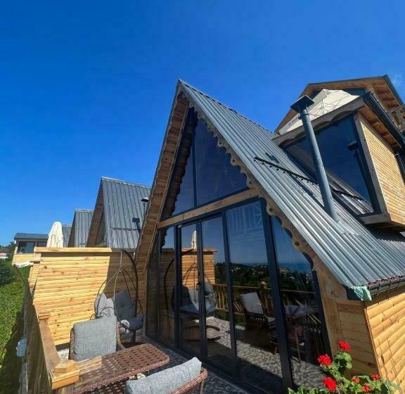 بانگلوی استاندارد, Mavera Suit Bungalow