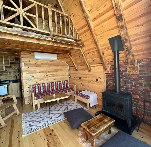 بانگلوی استاندارد, Mavera Suit Bungalow