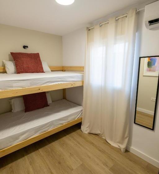 基本间, Hostal Royal Bliss