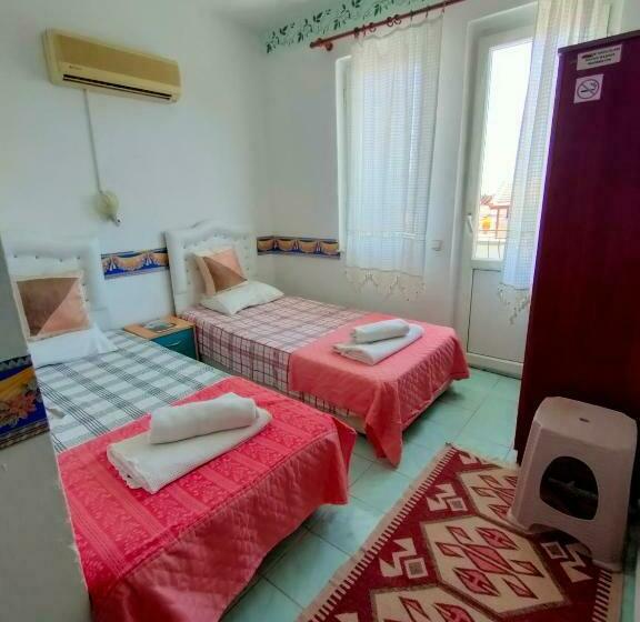 اتاق استاندارد با چشم‌انداز دریا, Atheri̇na Buti̇k Otel