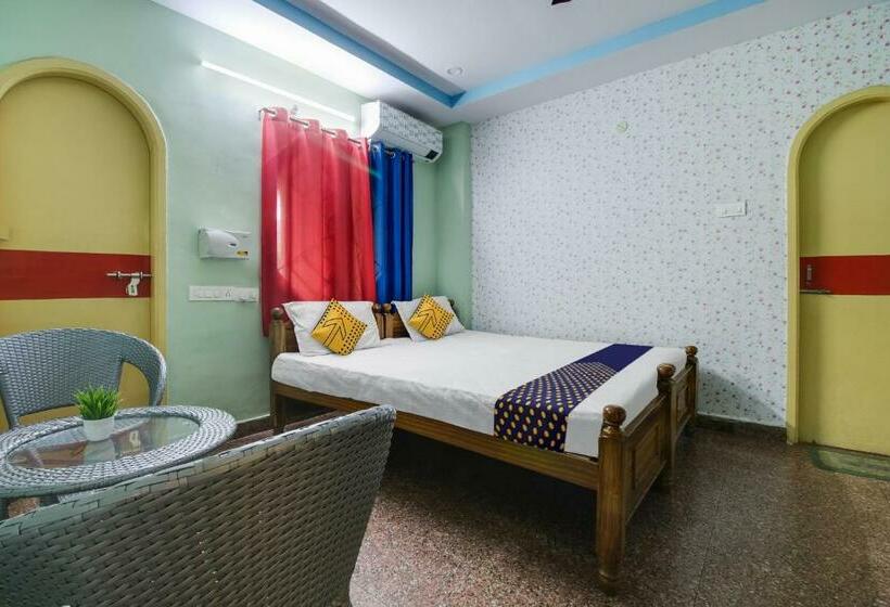 Трехместный Номер Классика, Spot On 81434 Hotel Omkar Vista