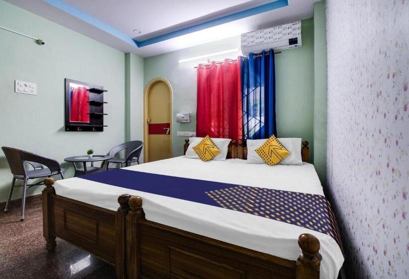 Трехместный Номер Классика, Spot On 81434 Hotel Omkar Vista