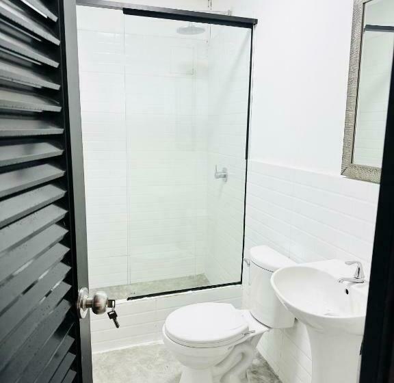 تختخواب در اتاق مشترک, Ancestral Hostel Barranco