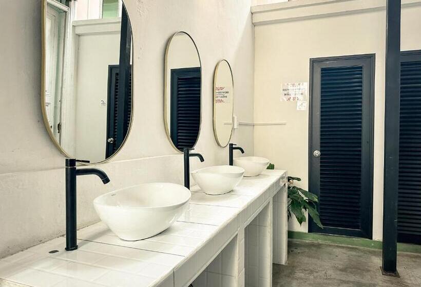 اتاق راحتی سه تخته, Ancestral Hostel Barranco