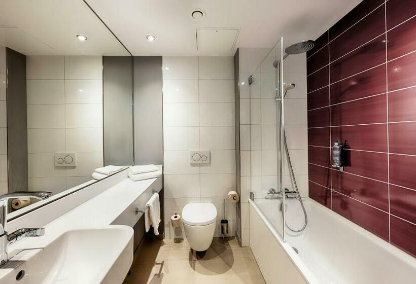 اتاق استاندارد یک نفره, Premier Inn Darmstadt City Centre