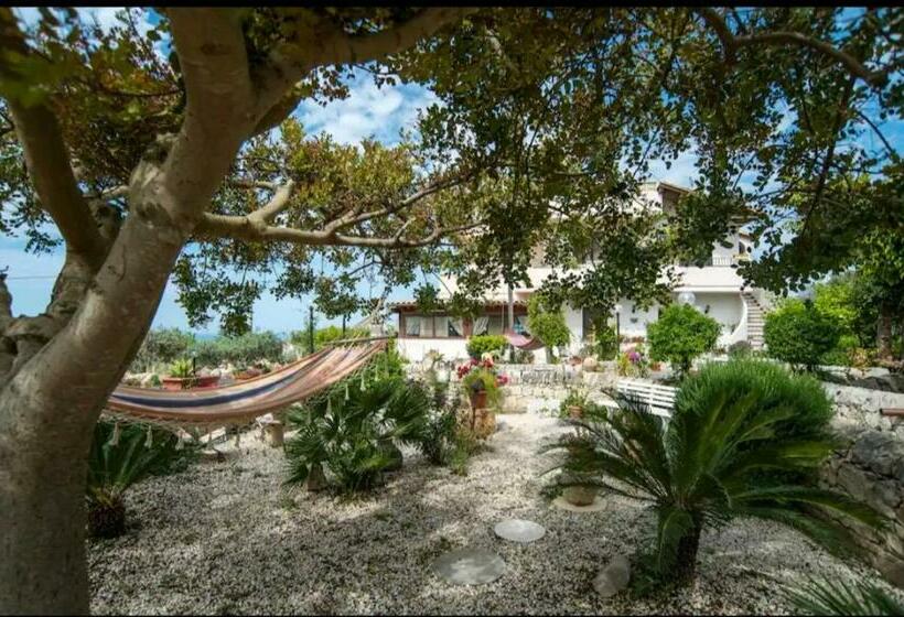 اتاق استاندارد چهار تخته, La Villa Del Conte