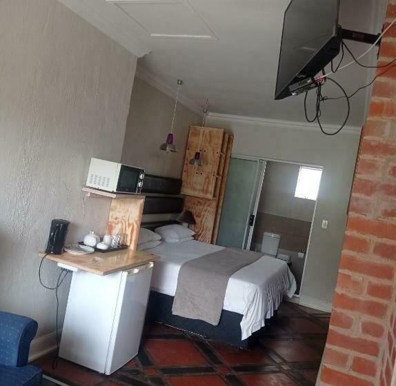 Номер Стандарт, B And B Sandton
