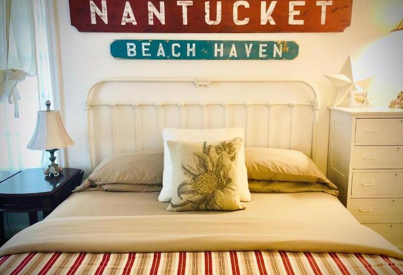 Deluxe Suite King Bed, Frederick William House