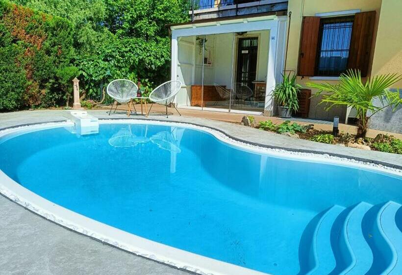 اتاق استاندارد, Picnic Room And Pool