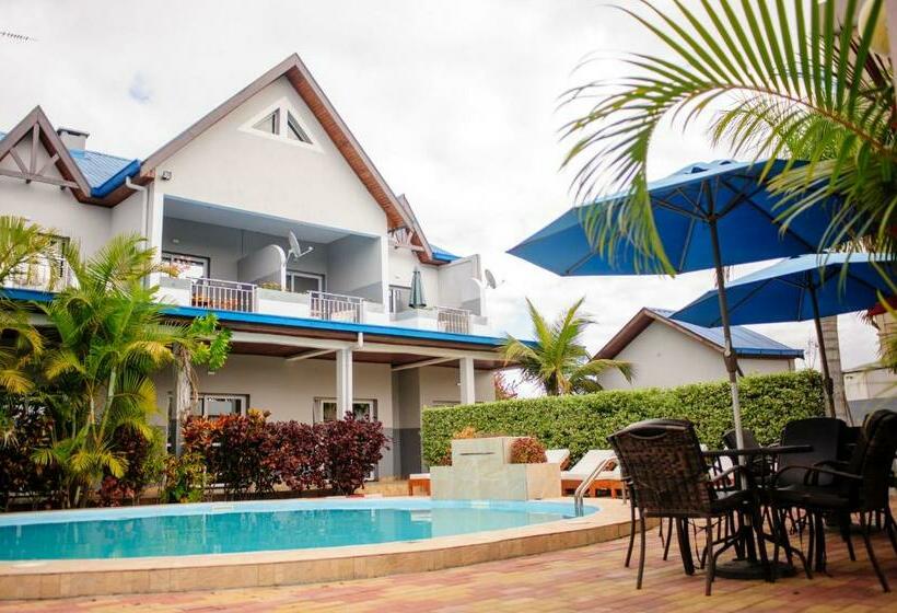 سوییت با چشم‌انداز باغ, Hôtel Sky Blue Mada