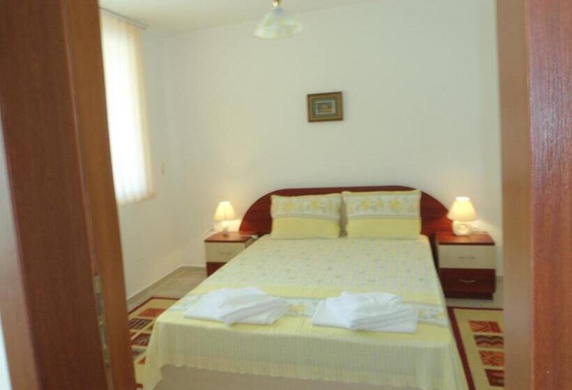 آپارتمان 2 خوابه, Family Hotel Radka