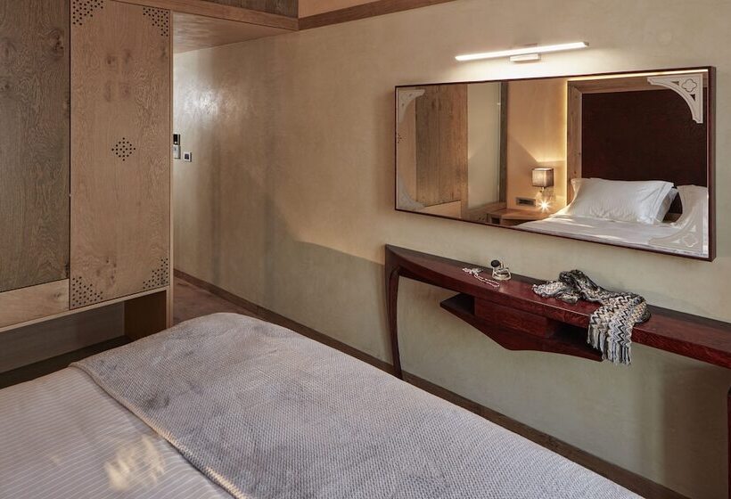 Quarto clássico, Domus Renier Boutique