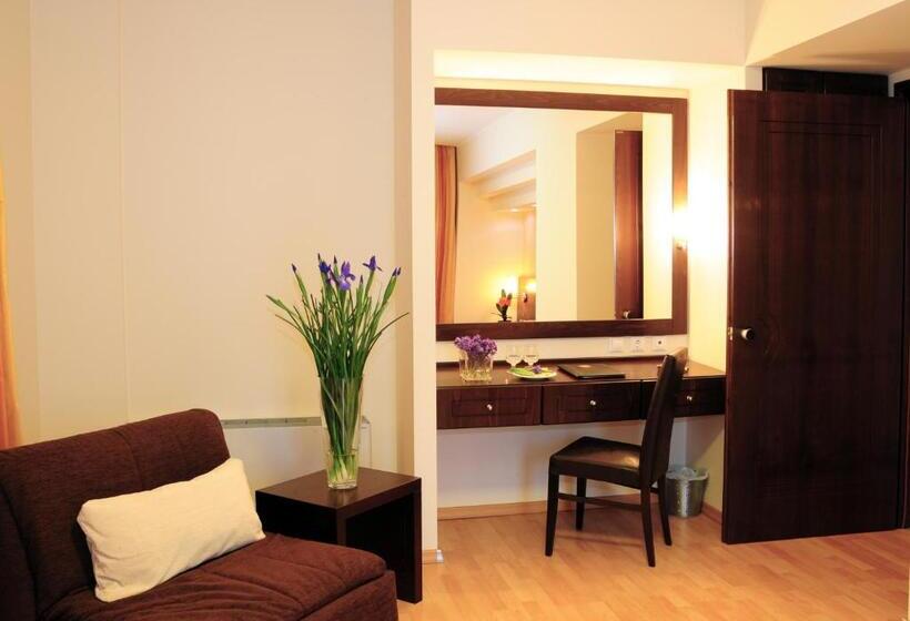 带海景的复工套房, Flisvos Hotel Nafpaktos