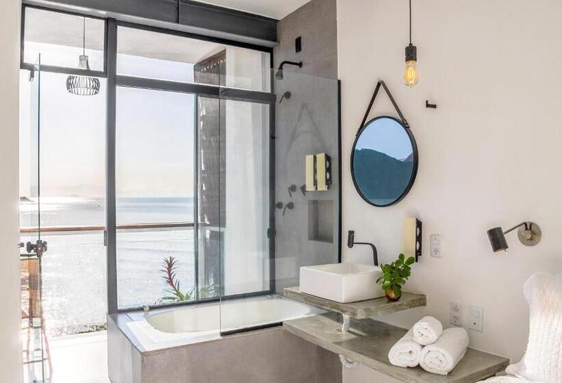 Quarto Estandar Vista Mar, Casa Luz