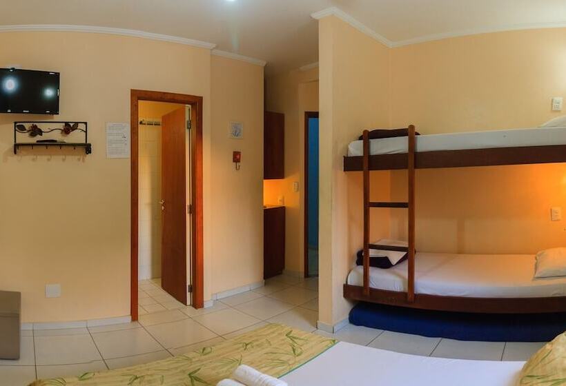Quarto Triplo Estandar, Guaruja Hostel