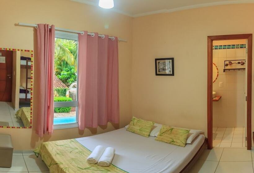 Quarto Quádruplo Estandar, Guaruja Hostel