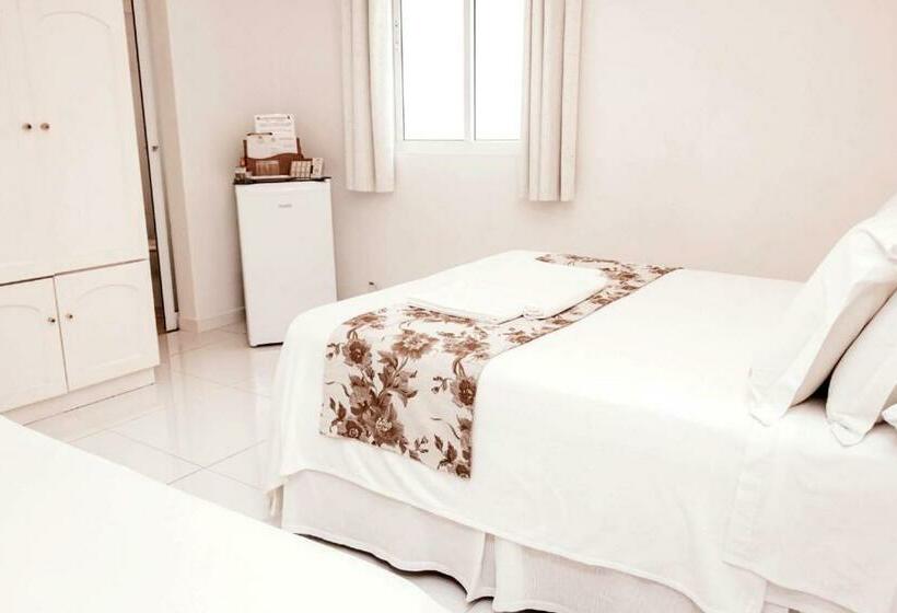 Economy Triple Room, Cabana Suiça