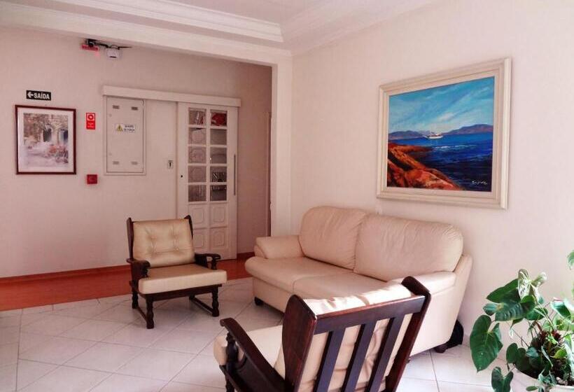 اتاق اکونومی, Casablanca
