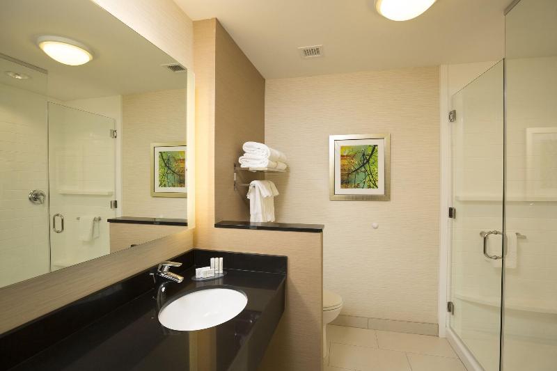带大床的标准间, Fairfield Inn & Suites Farmington