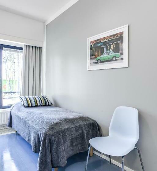 스탠다드 트리픔 룸 공동욕실, Forenom Hostel Vantaa Aviapolis