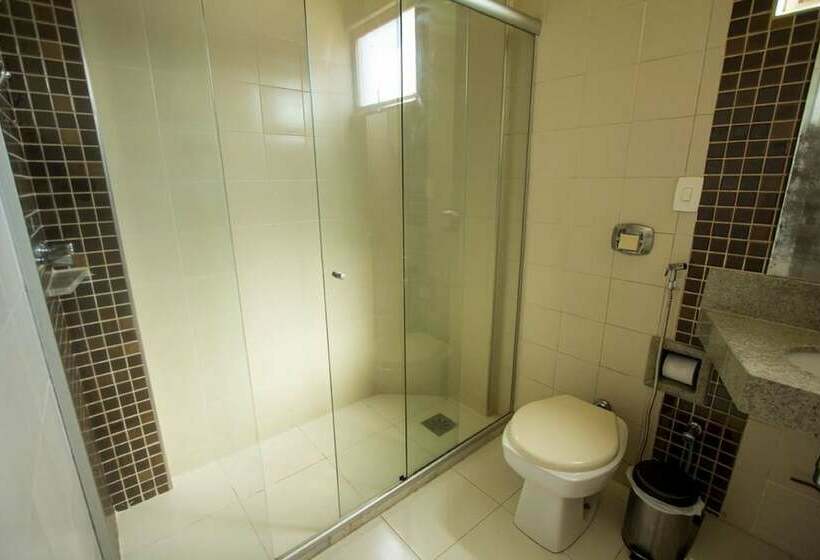 Quarto Estandar, Uberpalace