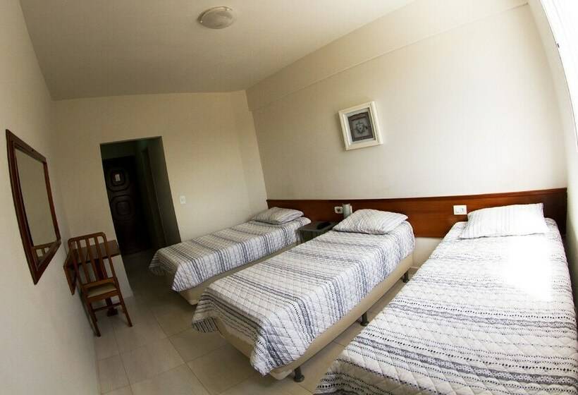 Quarto Triplo Estandar, Uberpalace