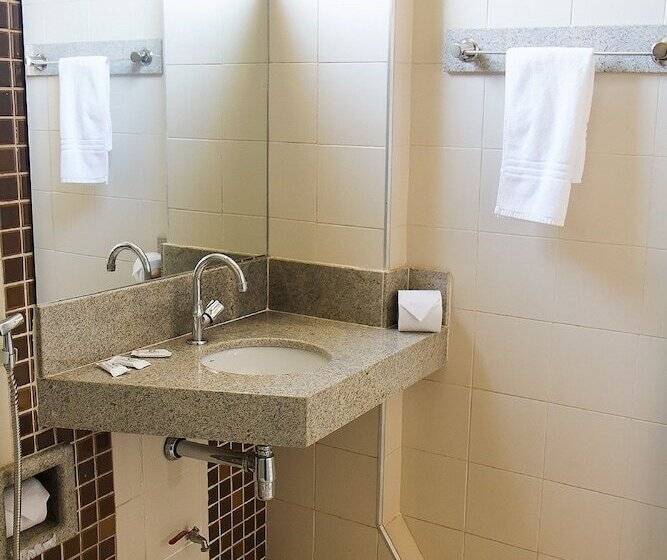 Quarto Estandar, Uberpalace