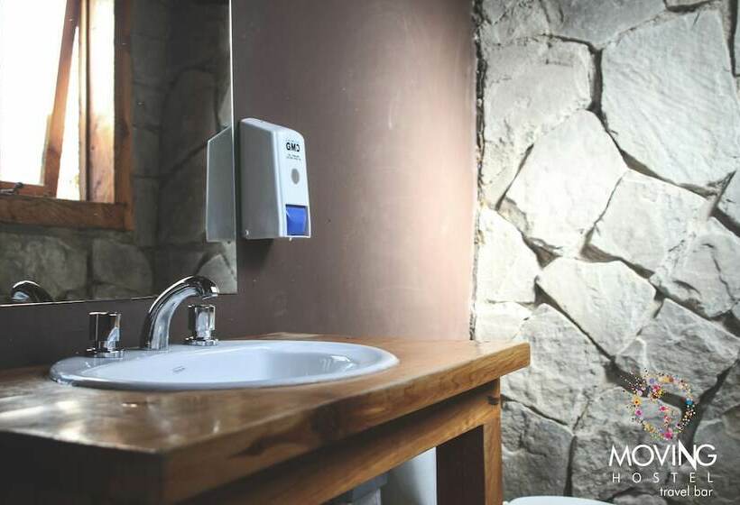 스탠다드 룸 공동 욕실, Moving Hostel Travel Bar