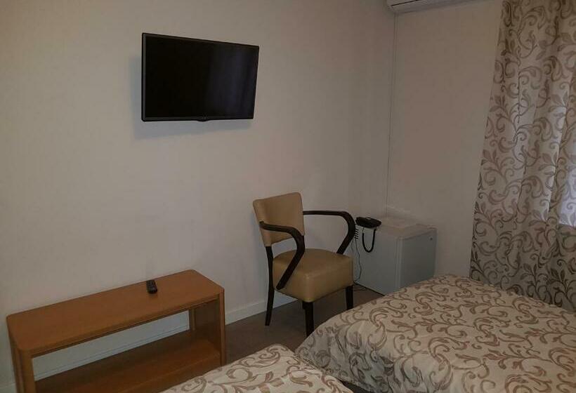 اتاق استاندارد, Dvor