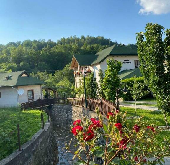 سوییت خانوادگی, Rooms And Apartmants Mirovic