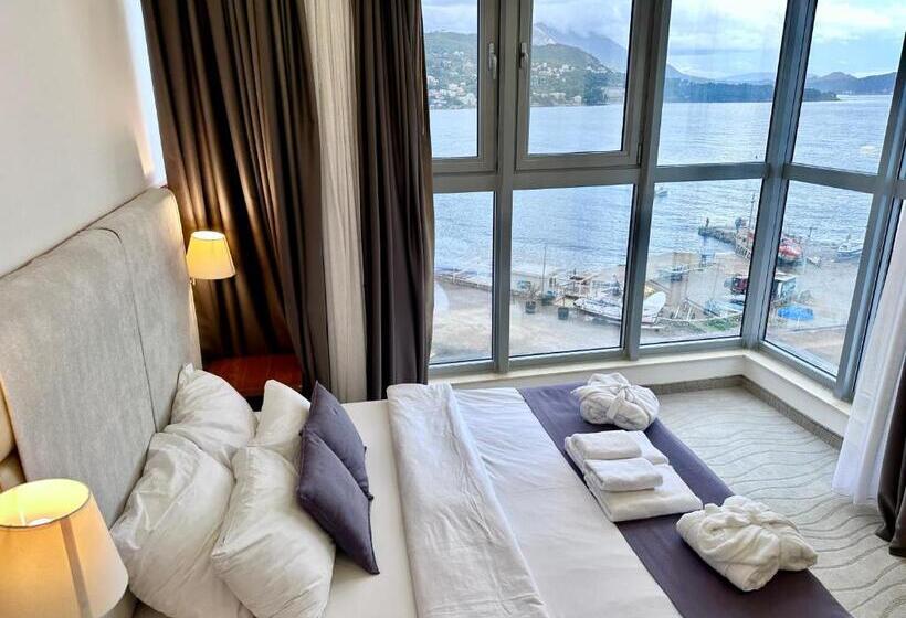 آپارتمان 1 خوابه با تراس, Porto Sole