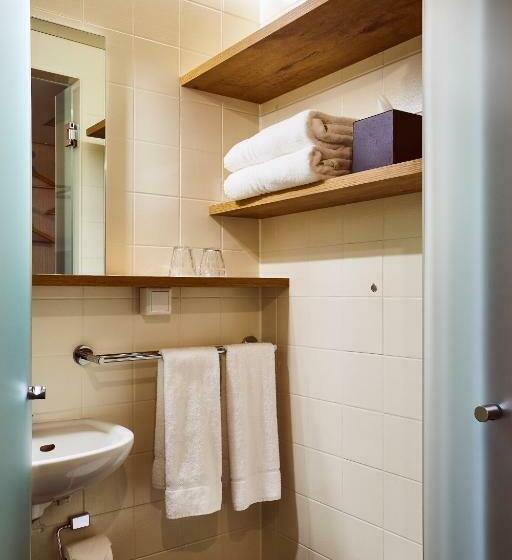 Номер Стандарт, Good Hotel London