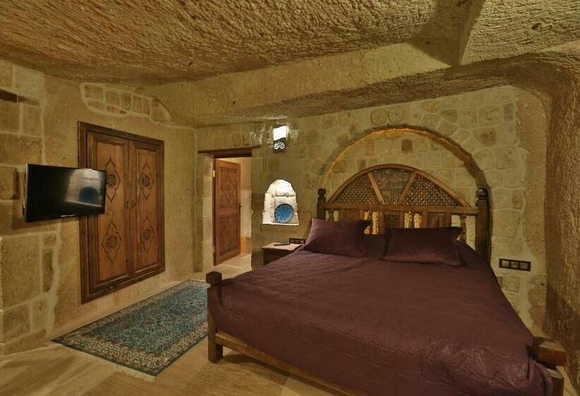 Полулюкс, Oread Cave Suites
