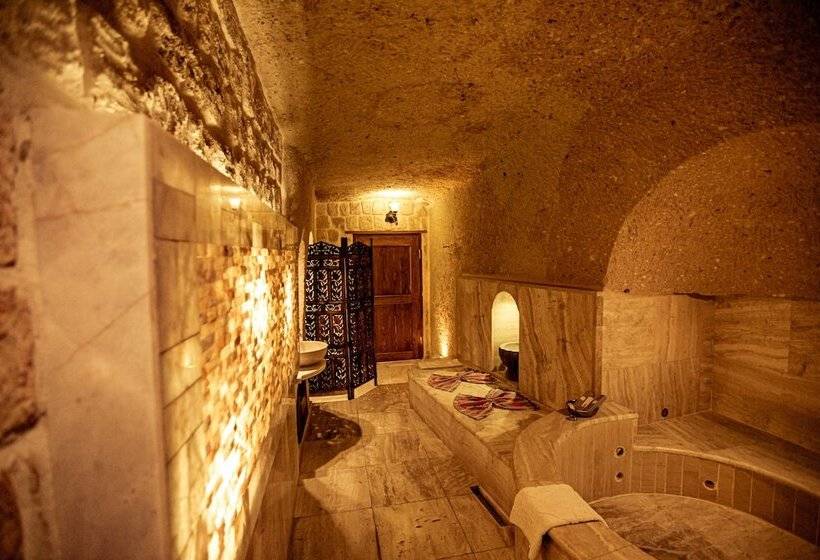Полулюкс, Oread Cave Suites