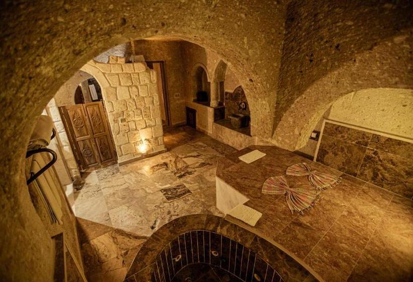 Люкс с Балконом, Oread Cave Suites