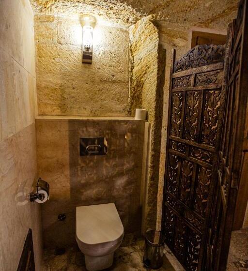 Полулюкс Повышенной Комфортности, Oread Cave Suites