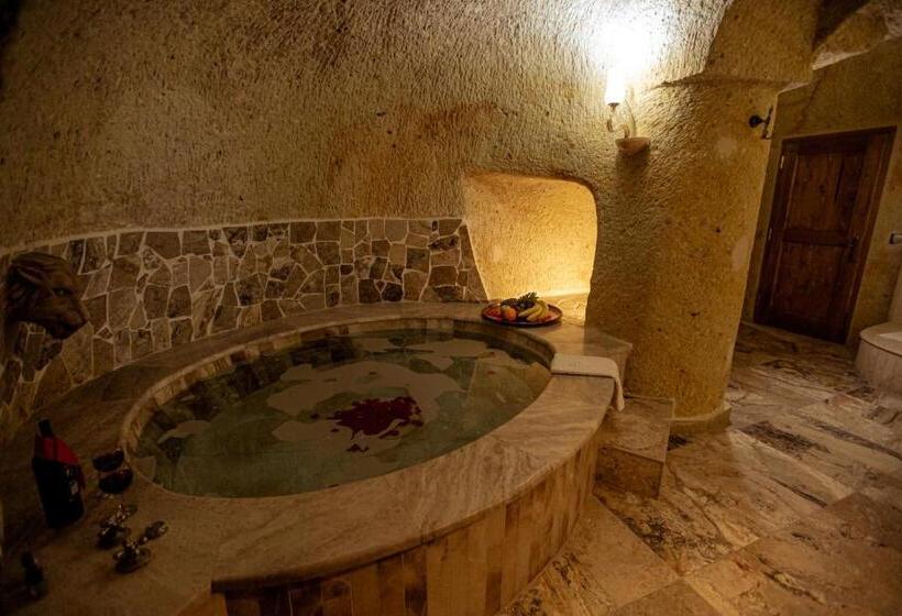 Полулюкс Повышенной Комфортности, Oread Cave Suites