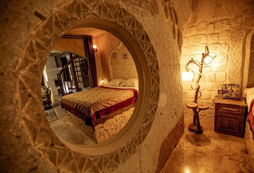 Люкс с Балконом, Oread Cave Suites