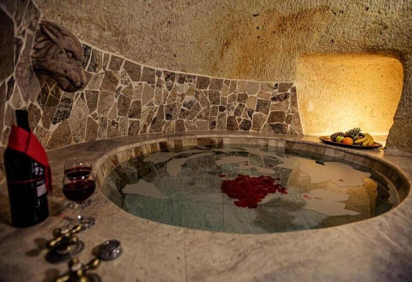 Полулюкс Повышенной Комфортности, Oread Cave Suites