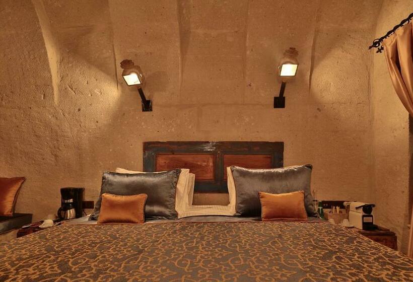 디럭스 전망 룸, The Owl Cave