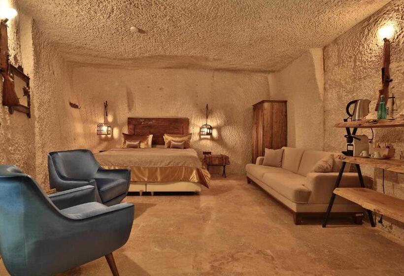 스위트, The Owl Cave