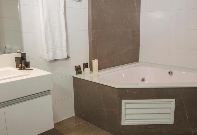 디럭스 스위트, Aquarius Hotel Flat Residence