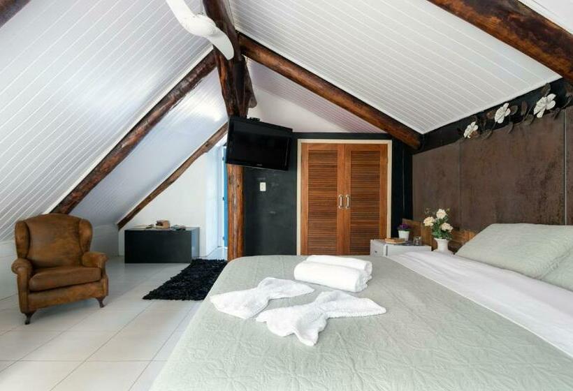 Люкс Вид на Бассейн, B & B Gourmet Itaipava