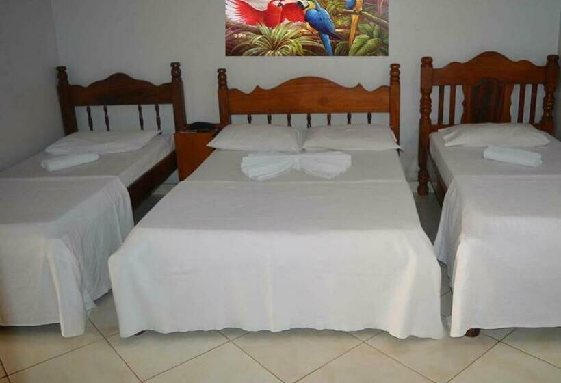 컴포트 트리플 룸, Engenheiros Hotel   Porto Velho