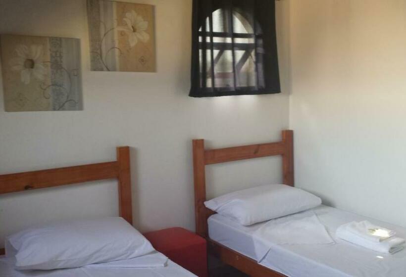 Quarto Estandar Banheiro Compartilhado, Pousada Sognares