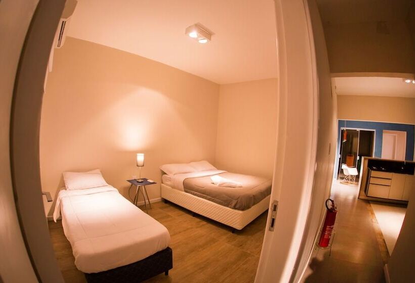 חדר סטנדרט לשלושה, Hello Hostel Pelotas