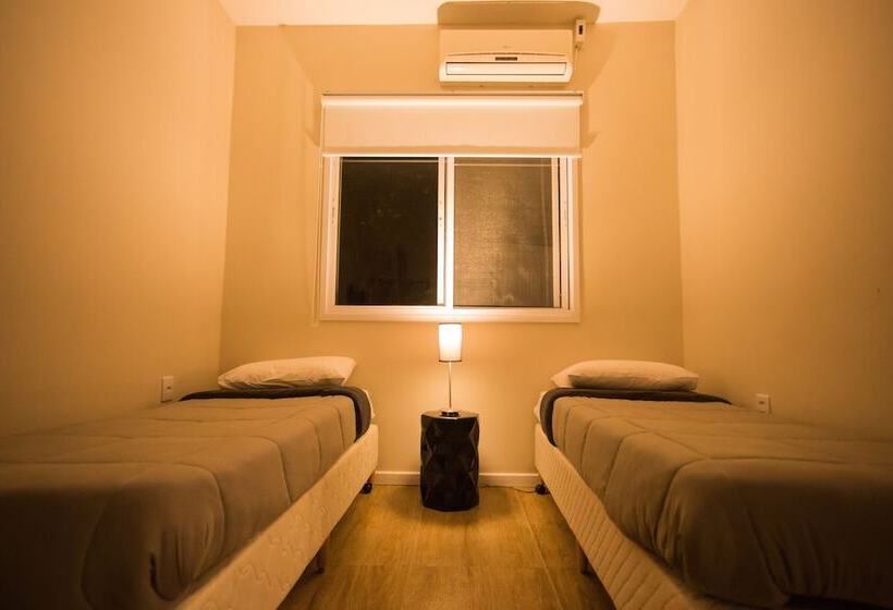 חדר סטנדרט לארבעה, Hello Hostel Pelotas
