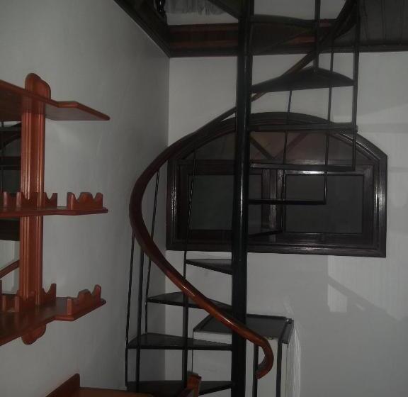 Quarto Quádruplo Estandar, Gallardin Palace