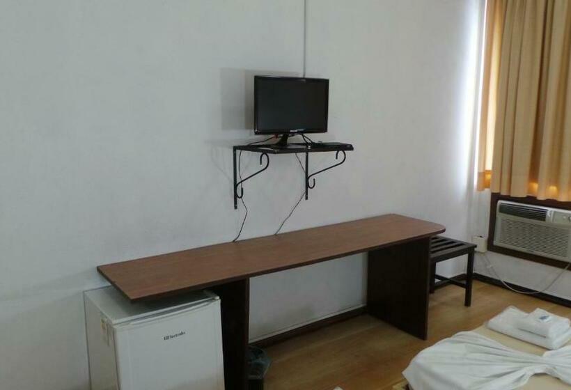 Quarto Triplo Estandar, St. John