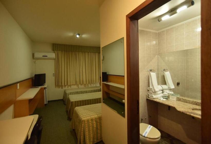 디럭스 트리플 룸, Park Hotel Morotin